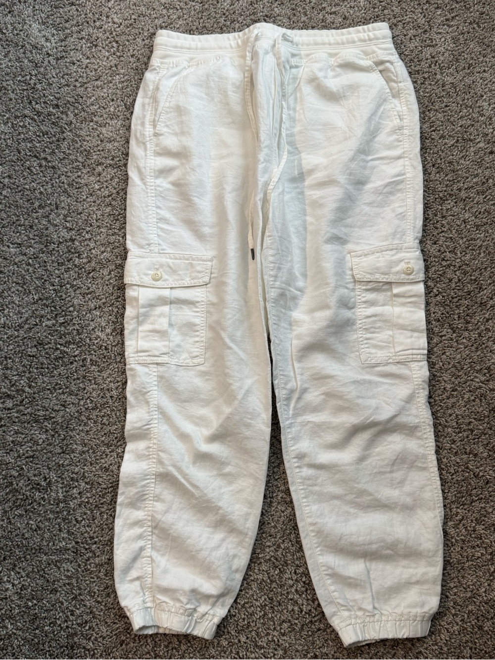 Gap Women’s White Cargo Jogger Pants